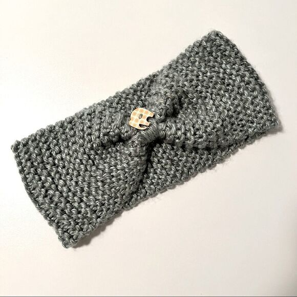 Short Twisted Crochet Scarf - Picture 1 of 3